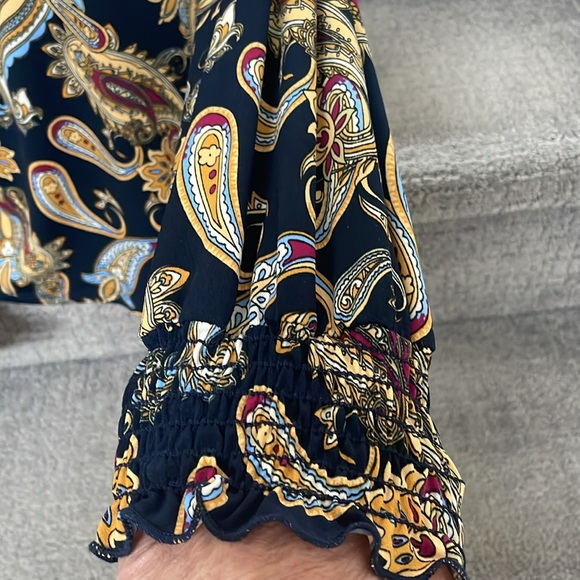 Stylish Paisley Long sleeves Blouse with Smocked   push up cuffs - Picture 4 of 8